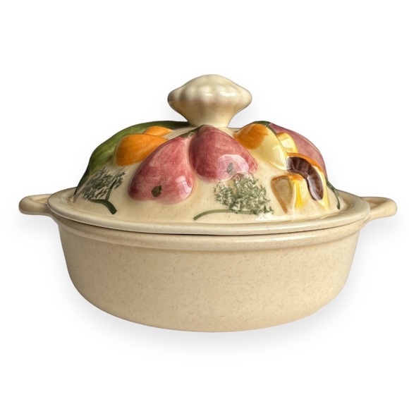 Vintage Casserole Covered Dish with 3D Vegetables on Lid‎ Mushrooms MCM - Picture 1 of 9